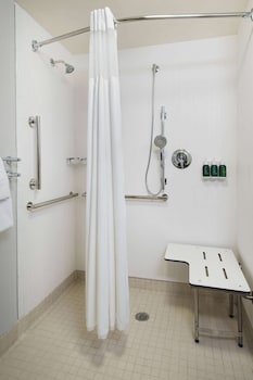 Room, 2 Double Beds, Accessible (Mobility Roll in Shower)