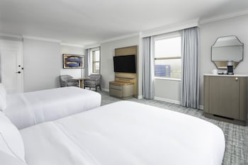 Room, Accessible (Roll-in Shower)