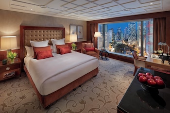 Club Room, 1 King Bed, Harbor View