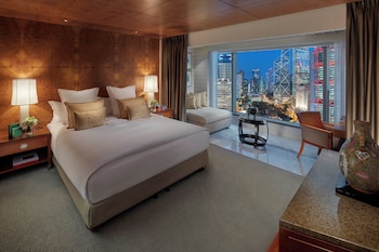 Twin Room (Statue Square View)