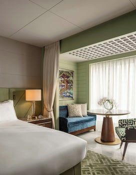 Room, 1 King Bed (Status Sqaure View)