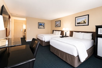 Standard Room, 2 Queen Beds Upstairs (2 Queen Beds Nonsmoking)