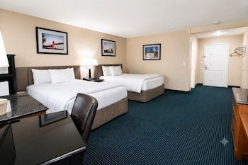 Standard Room, 2 Double Beds Upstairs (2 Double Beds Nonsmoking)