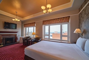 Superior Room, 1 Queen Bed, Non Smoking, City View