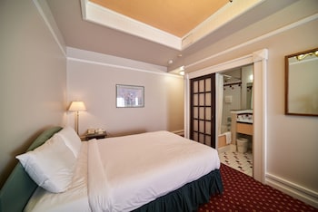 Deluxe Double Room, 2 Queen Beds, Courtyard View