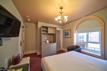Room, 1 Queen Bed, Non Smoking, Jetted Tub