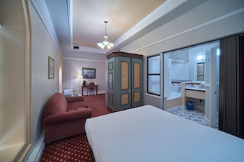 Room, 1 Queen Bed, Non Smoking, Jetted Tub