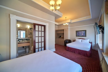 Deluxe Room, 2 Queen Beds, Non Smoking, City View