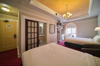 Deluxe Room, 2 Queen Beds, Non Smoking