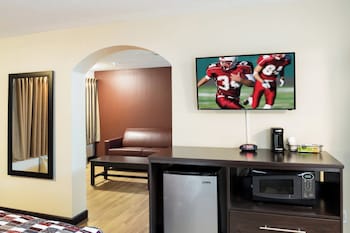 Suite, 1 King Bed, Non Smoking, Jetted Tub