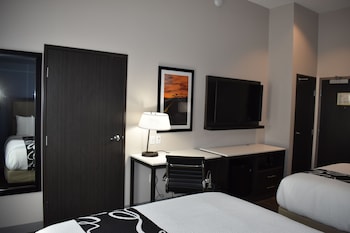 Standard Room, 2 Queen Beds, Non Smoking