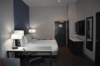 Suite, 1 King Bed, Non Smoking