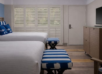 Room, 2 Double Beds, Garden View