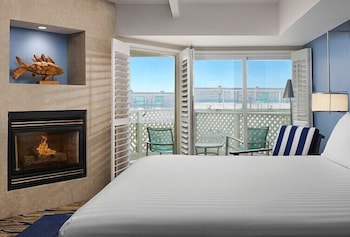 Deluxe Room, 1 King Bed (Pet Friendly)