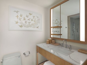 Signature Room, 2 Double Beds, Poolside (Overlooks Infinity Pool)