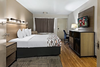 Deluxe Room, 1 King Bed (Smoke Free)