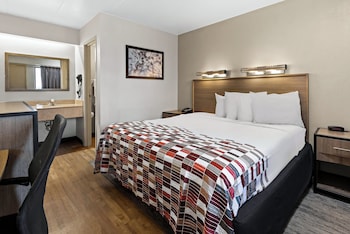 Deluxe Room, 1 King Bed (Smoke Free)
