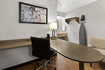 Superior Room, 1 King Bed (Smoke Free)
