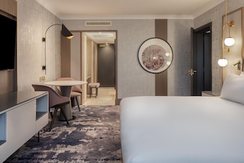 Executive Suite, 2 Double Beds, City View
