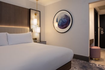Deluxe Room, 1 King Bed