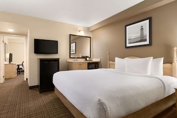 Suite, 2 King Bed, 2 Bedroom, Non Smoking (2nd or 3rd Floor)