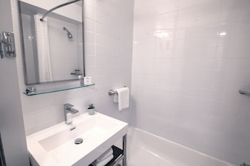 Classic Room, 1 King Bed