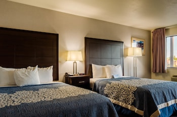 Room, 2 Queen Beds, Accessible, Non Smoking