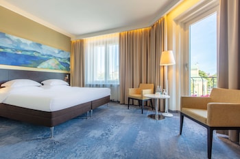 Superior Room (Freedom Square View)