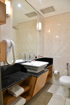 Standard Room, 2 Twin Beds, City View