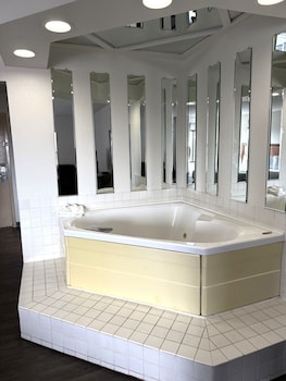 Room, 1 King Bed, Jetted Tub