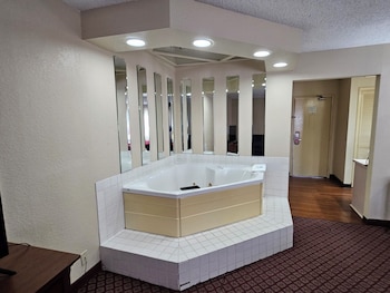 Room, 1 King Bed, Jetted Tub