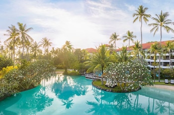 Suite, 1 King Bed, Pool Access, Lagoon View (Lagoon Access)