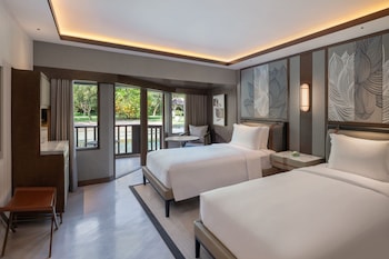 Deluxe Room, 2 Double Beds, Pool Access, Lagoon View (Lagoon Access)