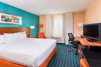Room, 1 King Bed (Mobility/Hearing Access, Roll-In Shwr)