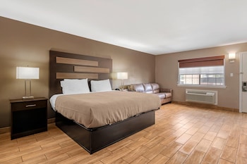 Suite, 1 King Bed, Accessible, Non Smoking