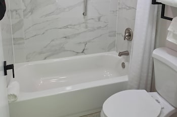 Room, 2 Queen Beds, Non Smoking (Upgrade)