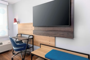 Room, 1 King Bed, Accessible (Hearing)