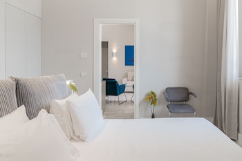 Suite (Open)
