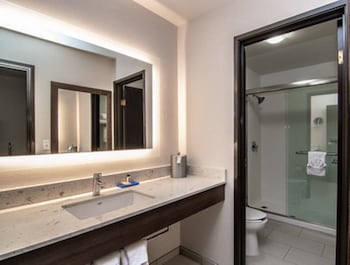 Suite, 1 King Bed, Balcony, City View