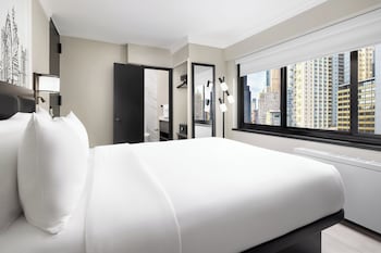 Premium Room, 1 Queen Bed (Manhattan Floor)