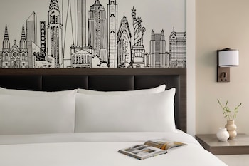 Premium Room, 1 King Bed, Corner (High Floor)