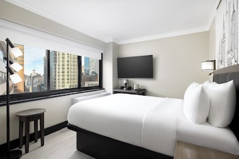 Premium Room, 1 Queen Bed (Manhattan Floor)