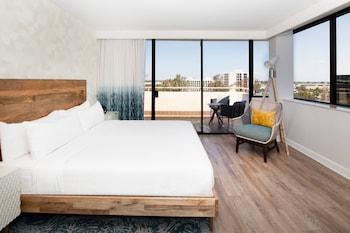 Executive Suite, 1 Bedroom, Balcony (Mobility Accessible, Tub)