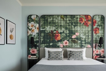 Premium Room, 1 King Bed