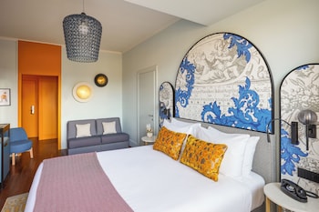 Premium Room (1 Queen, Single Sofa bed)