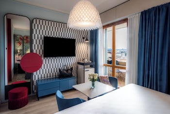 Premium Room, 1 King Bed, Balcony