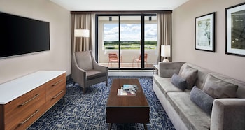 Suite, 1 King Bed with Sofa bed, Balcony