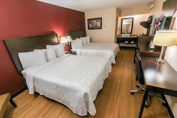 Deluxe Room, 2 Double Beds (Smoke Free)