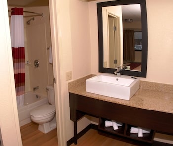 Deluxe Room, 1 King Bed (Smoke Free)