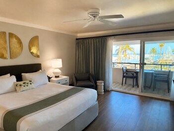 Room, 1 King Bed, Balcony, Ocean View (Harborside)